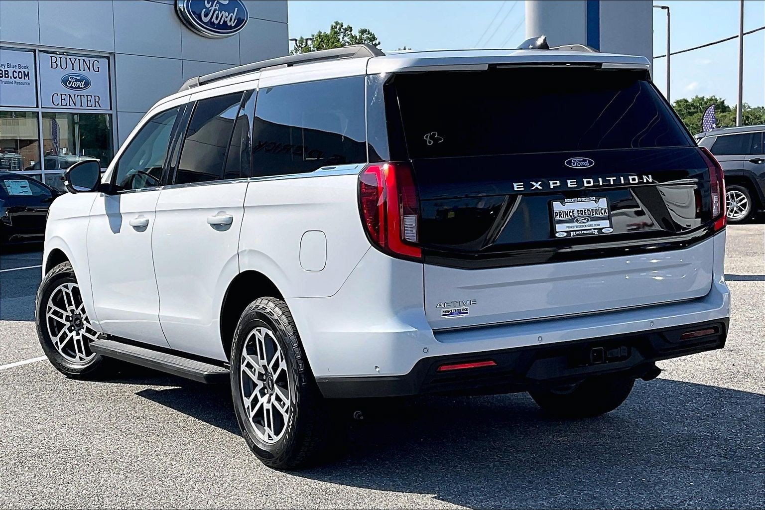 Used 2025 Ford Expedition Active AWD/4WD image 11