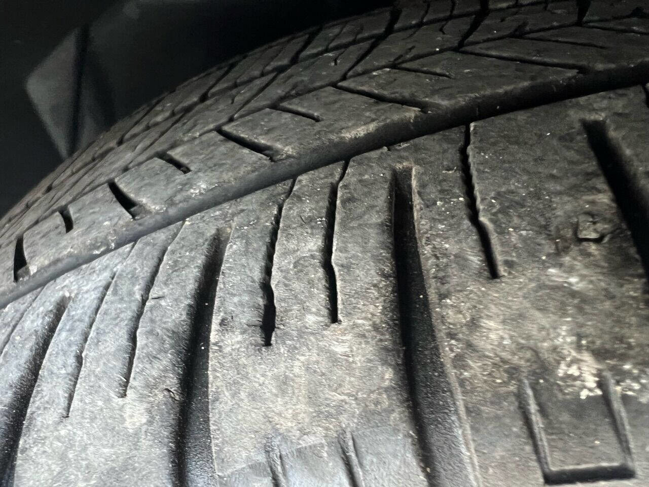 Used 2015 Ford Fusion SE FWD image 11