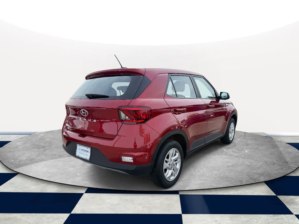 Certified 2025 Hyundai Venue SE image 5
