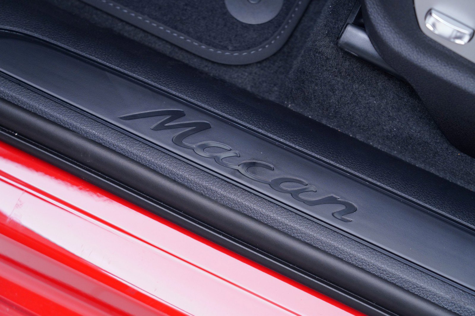 New 2026 Porsche Macan image 15