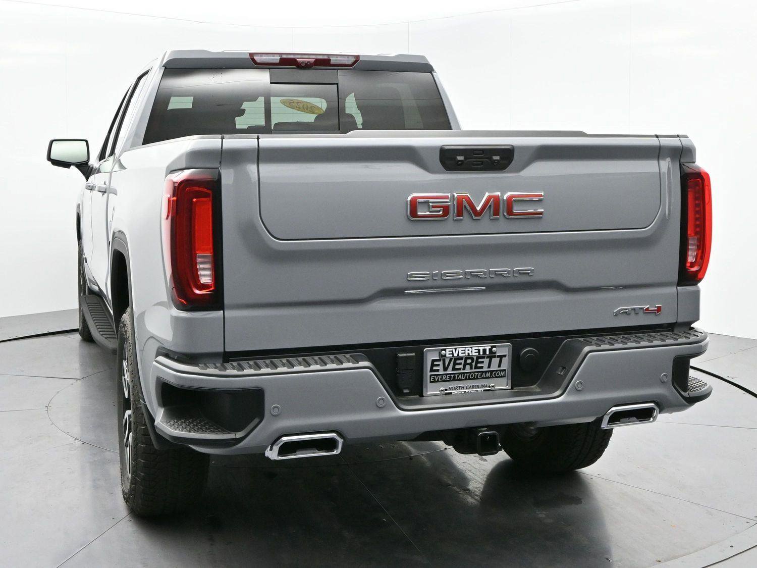Used 2025 GMC Sierra 1500 AT4 w/ AT4 Premium Package image 6
