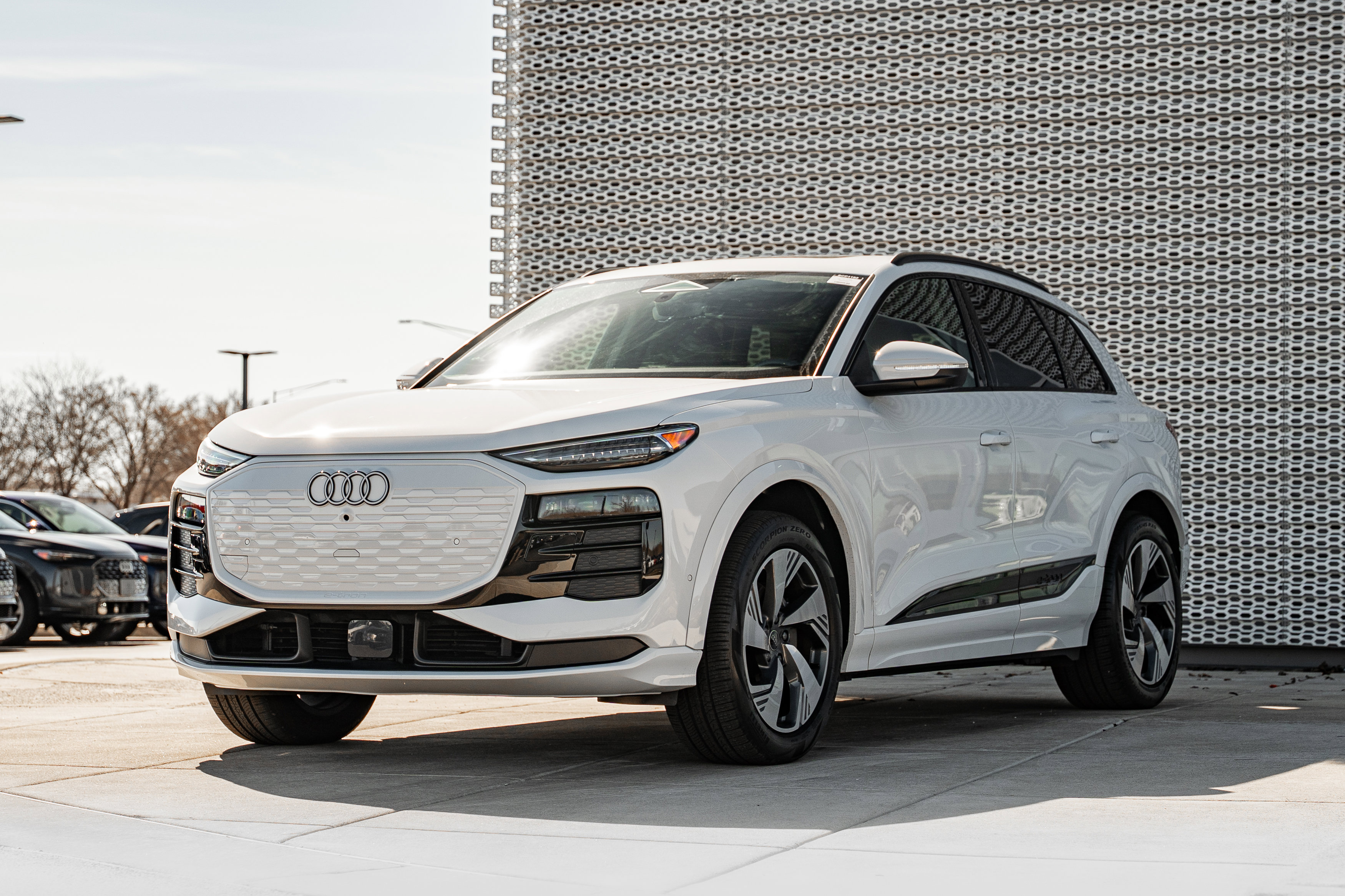 Certified 2025 Audi Q6 e-tron Premium Plus w/ Premium Plus AWD/4WD image 7