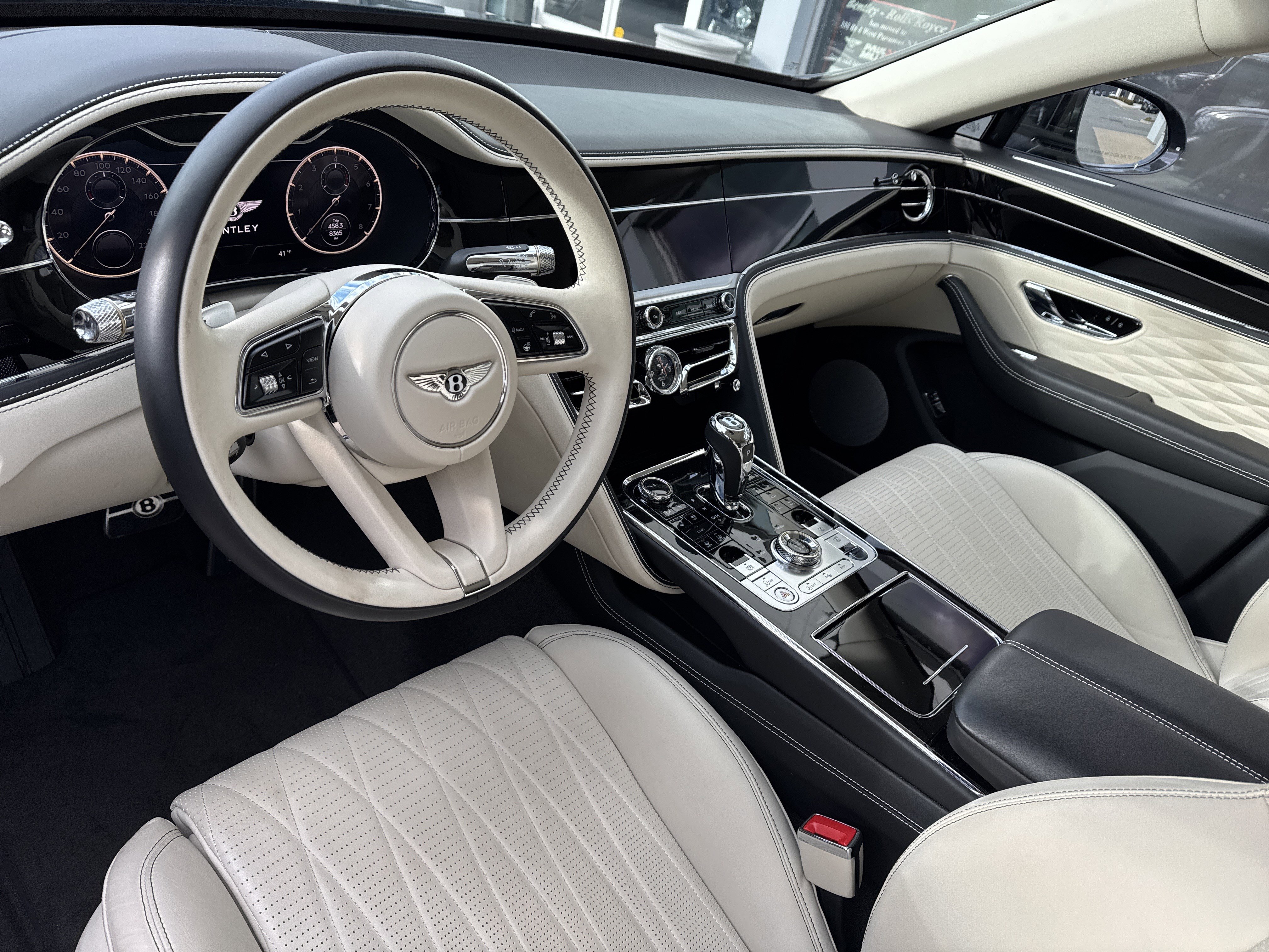 Used 2022 Bentley Flying Spur V8 image 14