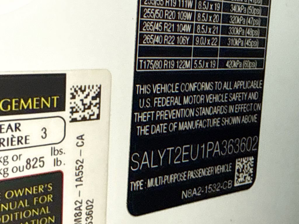 Used 2023 Land Rover Range Rover Velar R-Dynamic S image 27