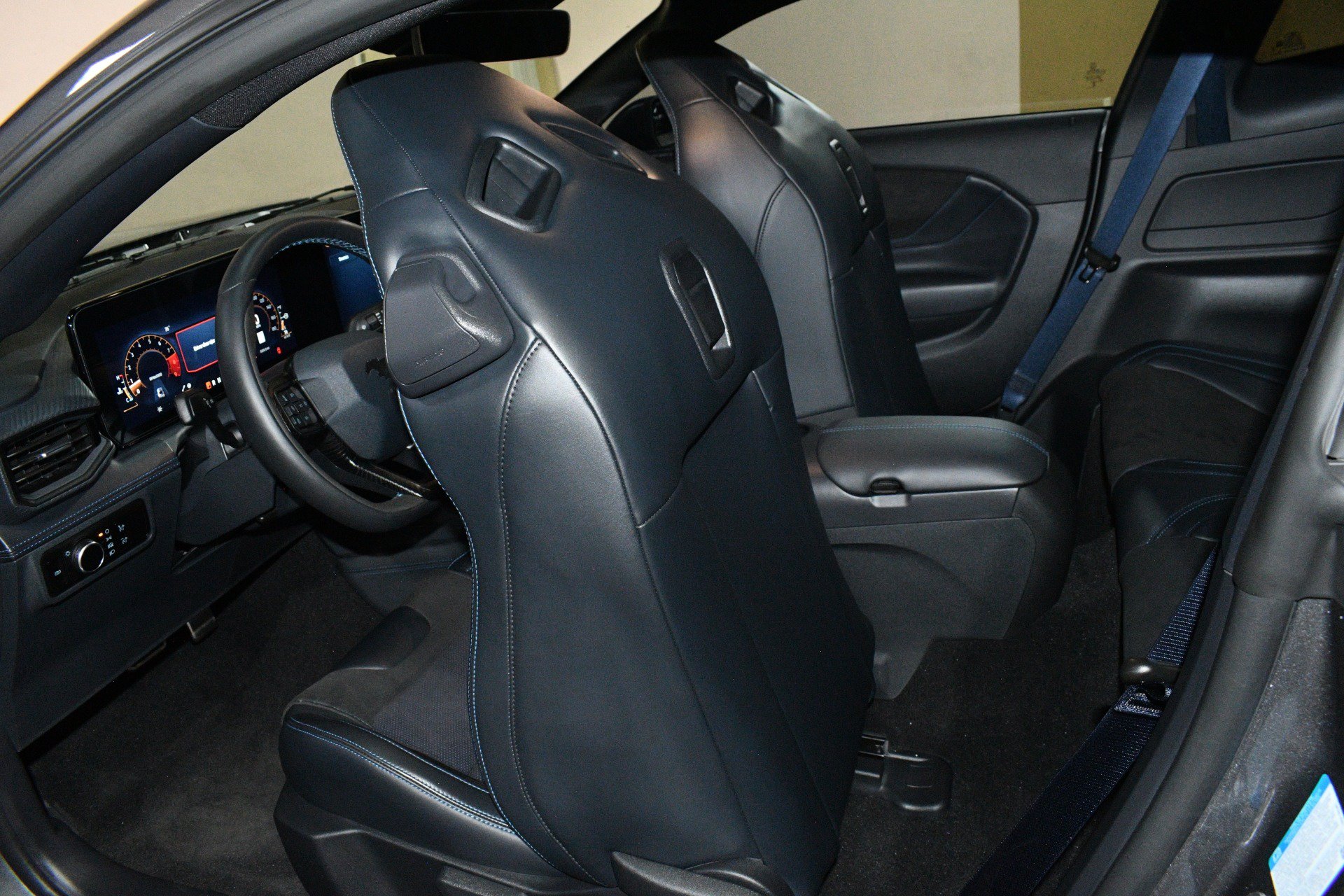 Used 2024 Ford Mustang Dark Horse RWD image 15