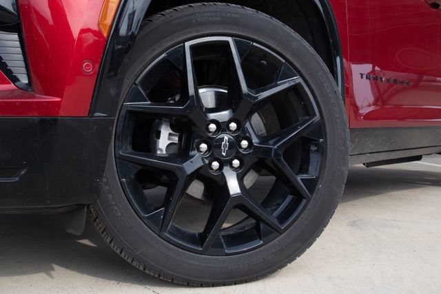 Used 2024 Chevrolet Traverse RS w/ LPO, Floor Liner Package AWD/4WD image 2