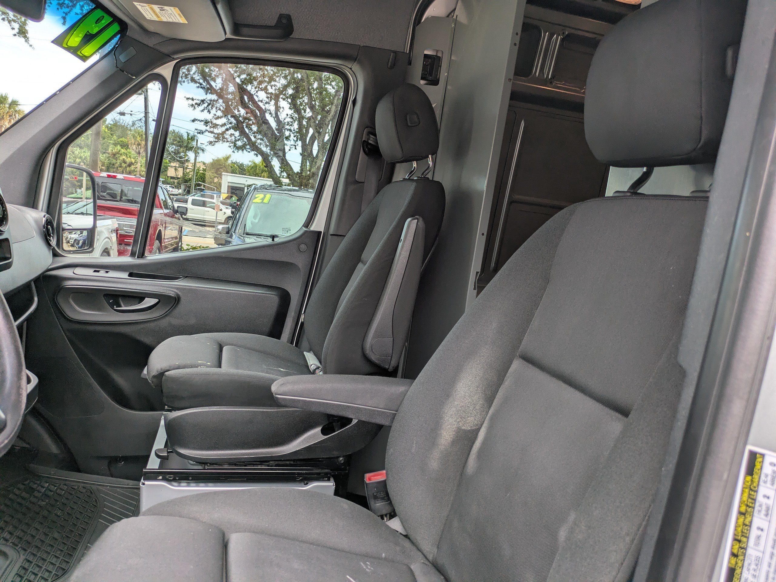 Used 2019 Mercedes-Benz Sprinter 170 image 15