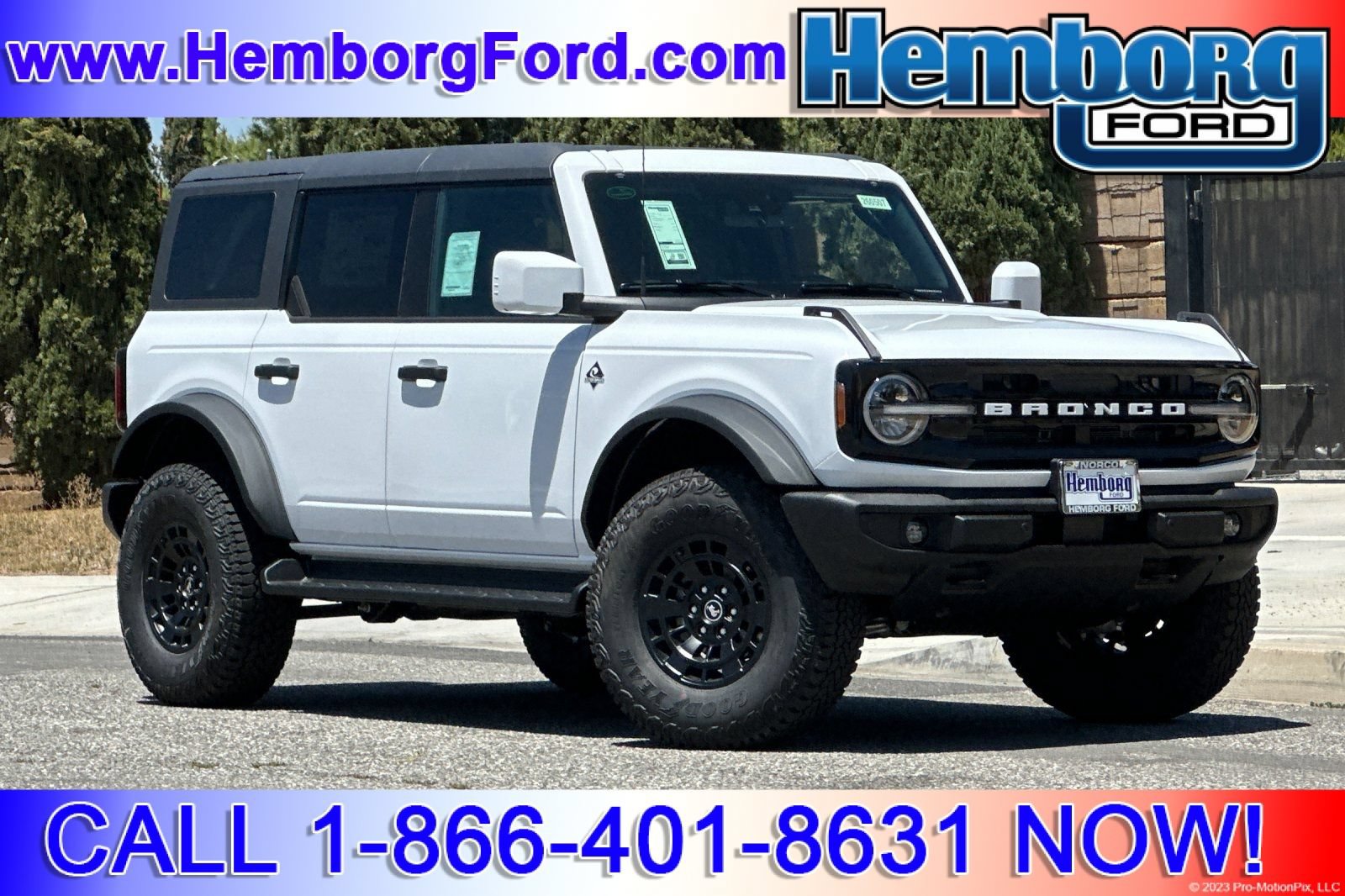 New 2026 Ford Bronco Outer Banks w/ Sasquatch Package AWD/4WD image 1