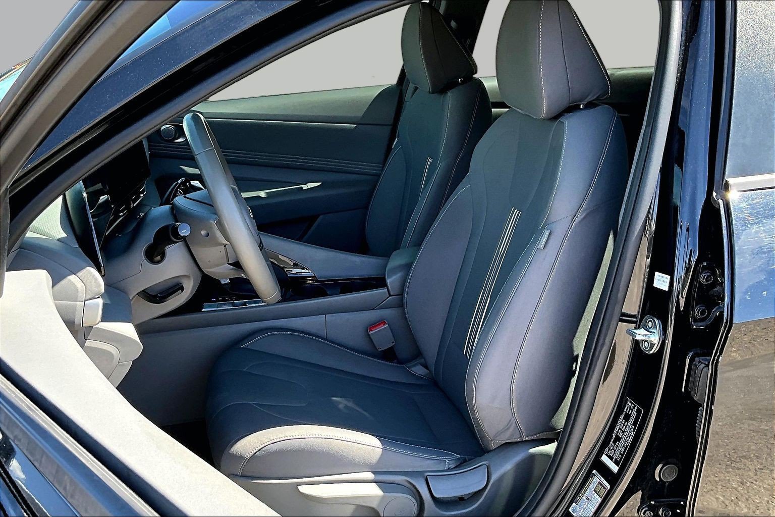 Used 2023 Hyundai Elantra SEL w/ Convenience Package FWD image 24