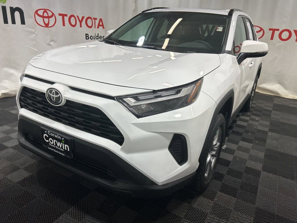 Used 2025 Toyota RAV4 XLE image 3