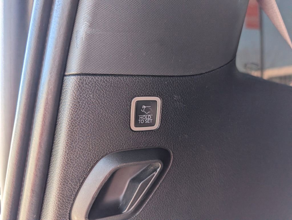 Used 2022 Jeep Grand Wagoneer Series III w/ Rear Seat Video Group 1 image 28