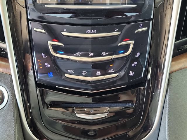 Used 2020 Cadillac Escalade Premium Luxury w/ Escalade Sport Edition AWD/4WD image 21