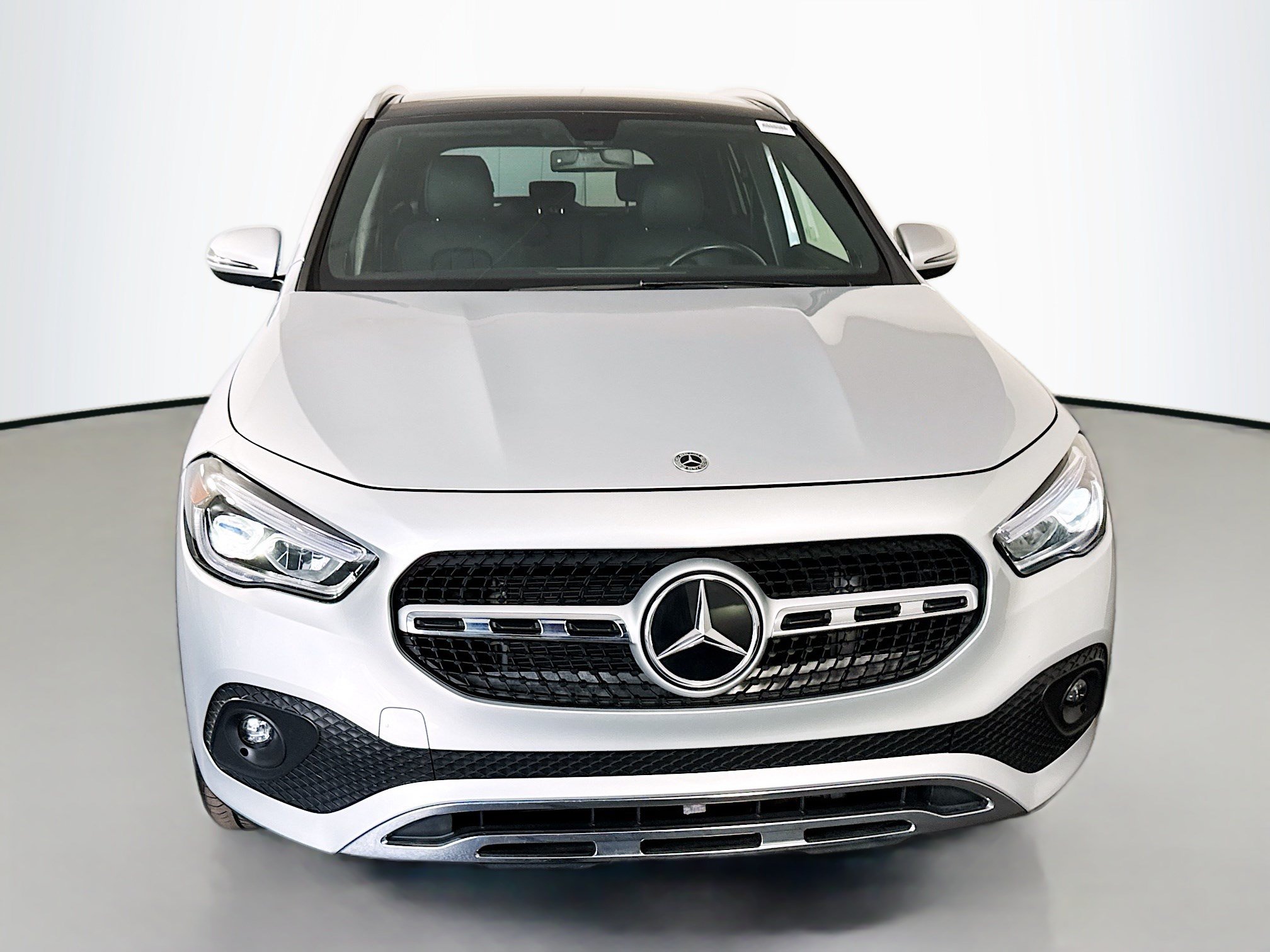 Used 2023 Mercedes-Benz GLA 250 4MATIC w/ Premium Package image 2