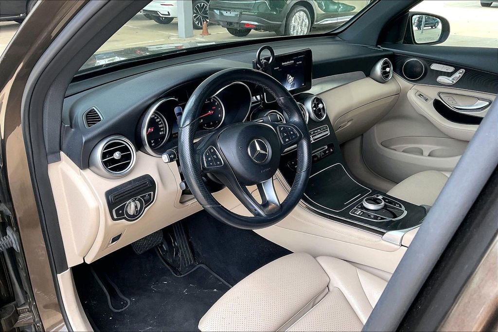 Used 2018 Mercedes-Benz GLC 300 w/ Premium Package image 13