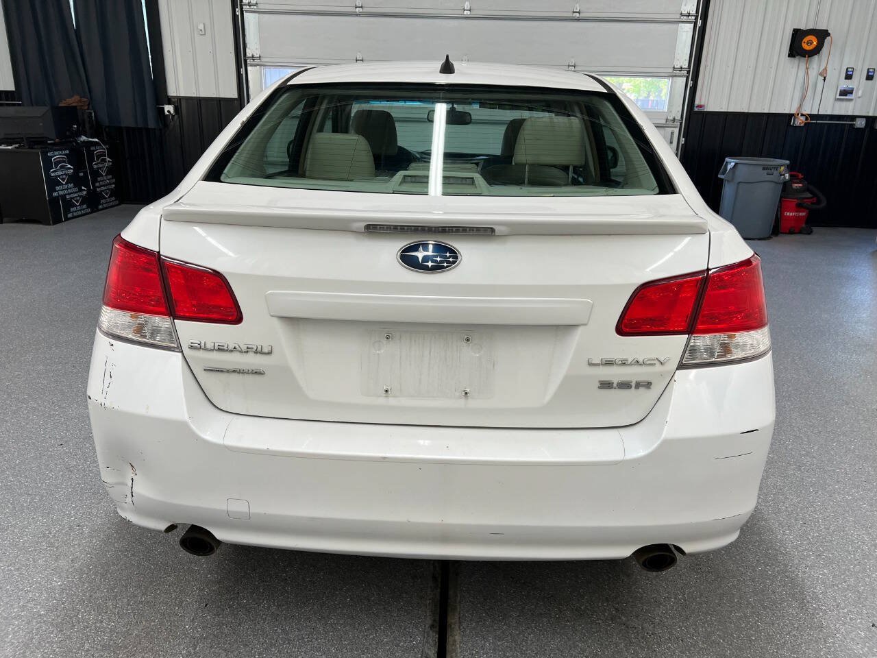 Used 2012 Subaru Legacy 3.6R Limited AWD/4WD image 5