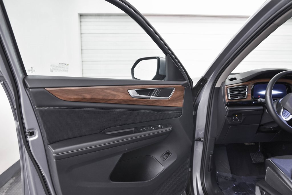 Used 2024 Volkswagen Atlas SE image 9