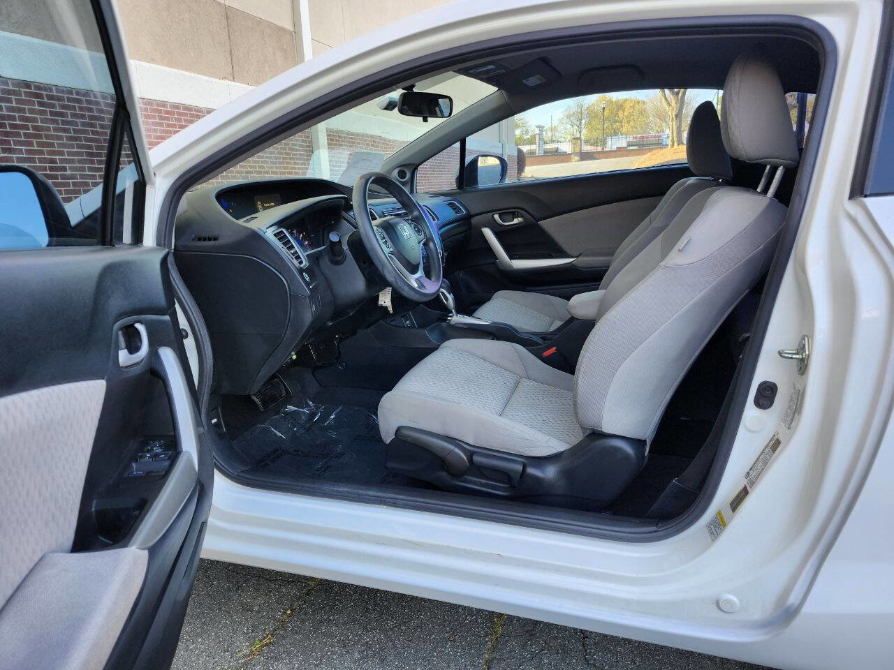 Used 2014 Honda Civic LX image 4