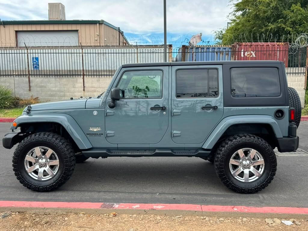 Used 2015 Jeep Wrangler Unlimited Sahara w/ Max Tow Package AWD/4WD image 2