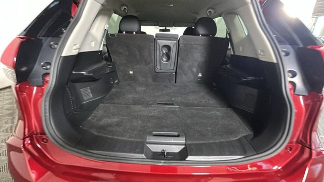 Used 2020 Nissan Rogue S FWD image 26