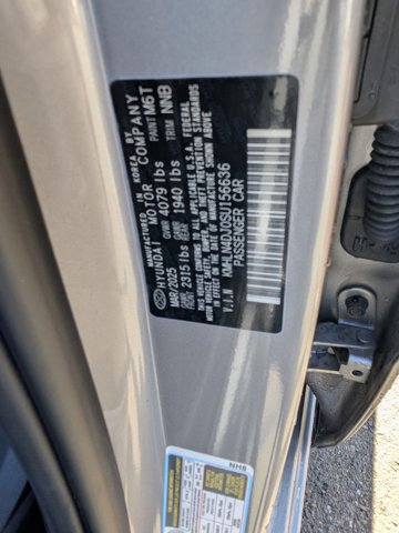 Used 2025 Hyundai Elantra Limited image 23