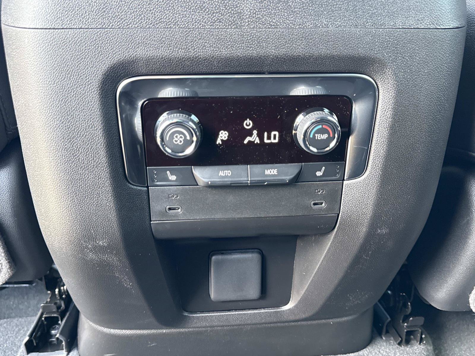 New 2026 Chevrolet Suburban High Country AWD/4WD image 32