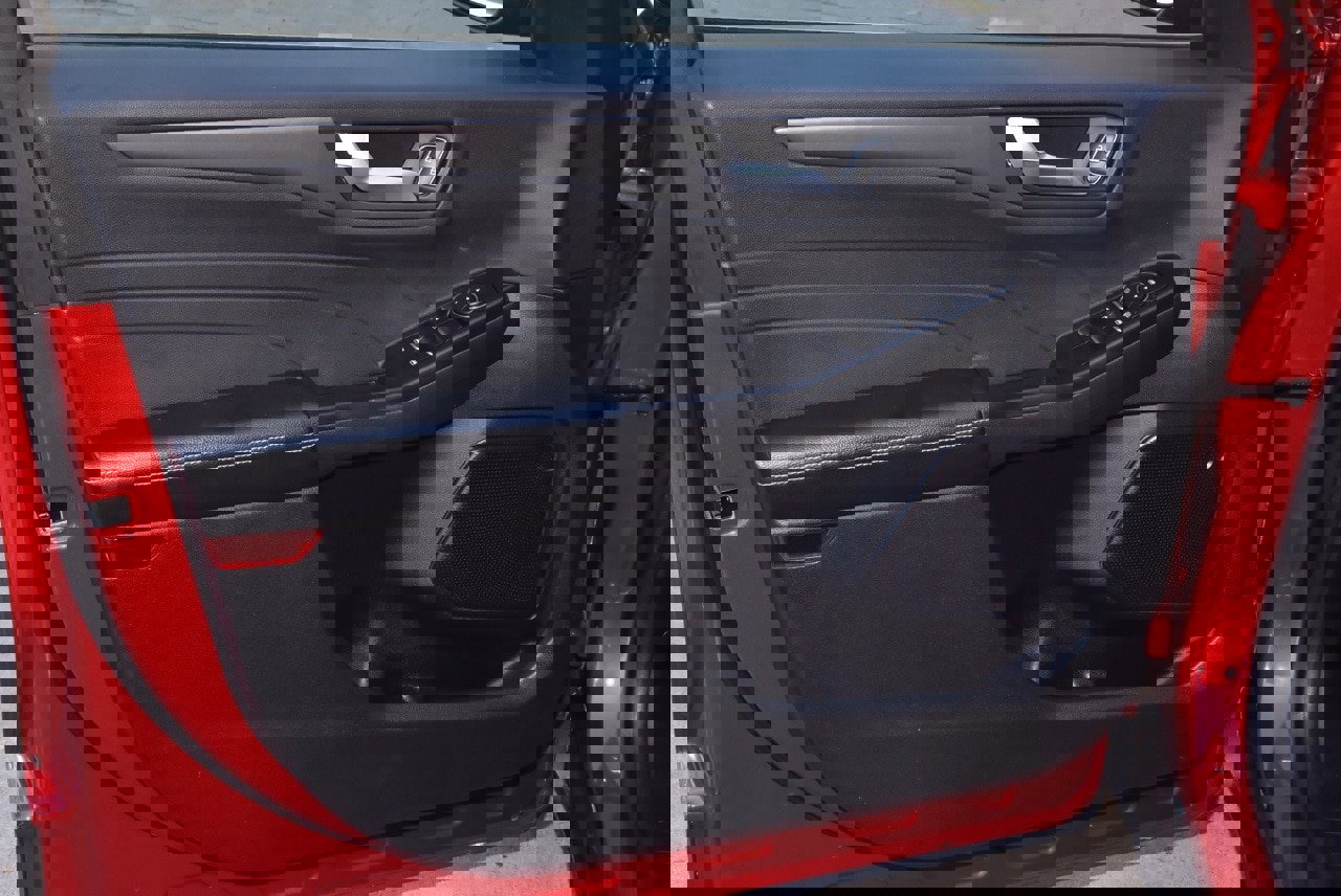 Used 2024 Ford Escape SE image 33