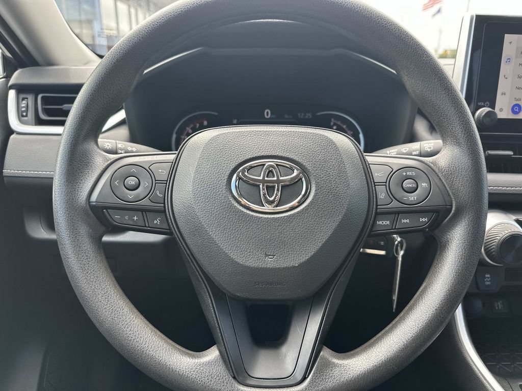 Used 2023 Toyota RAV4 LE FWD image 20