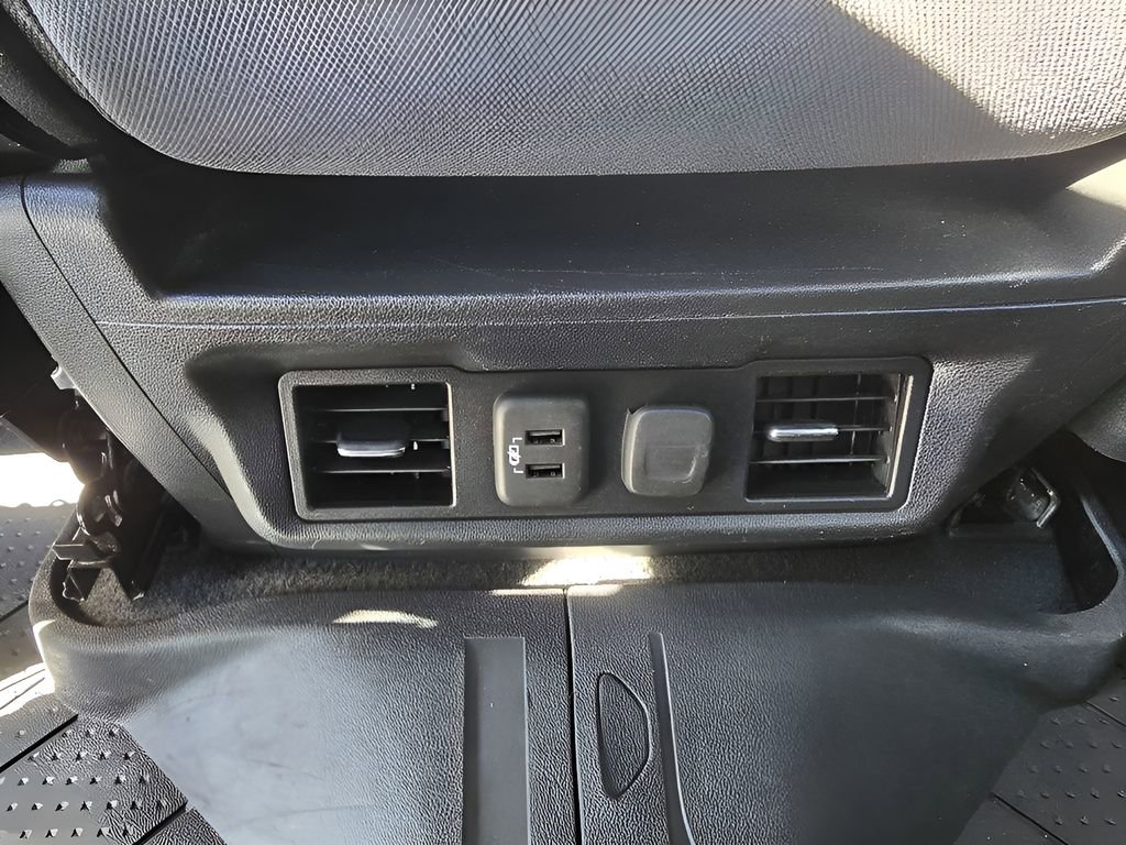 Used 2022 Chevrolet Silverado 2500 LT w/ Convenience Package image 29