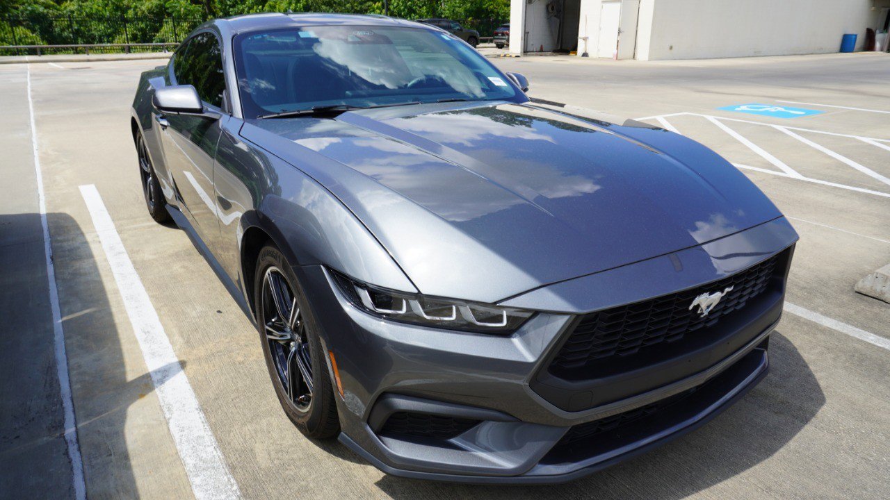 Used 2024 Ford Mustang Premium RWD image 3
