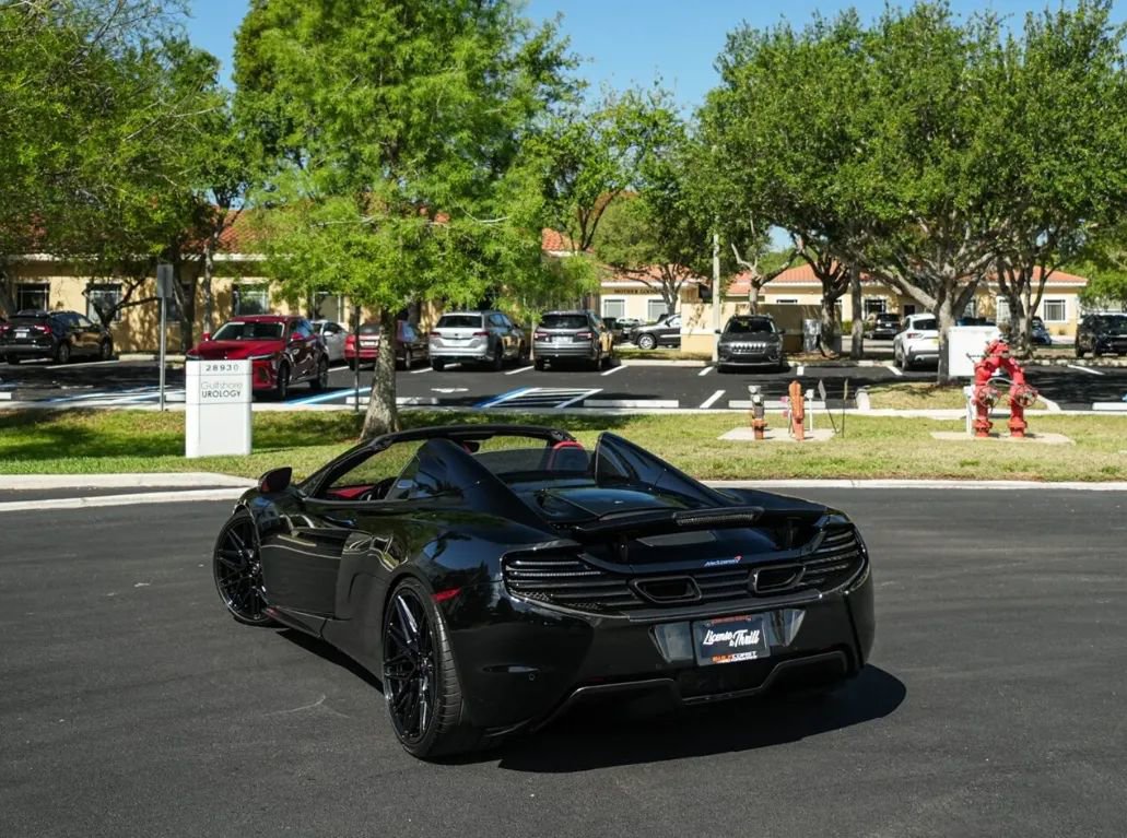 Used 2016 McLaren 650S Spider RWD image 4