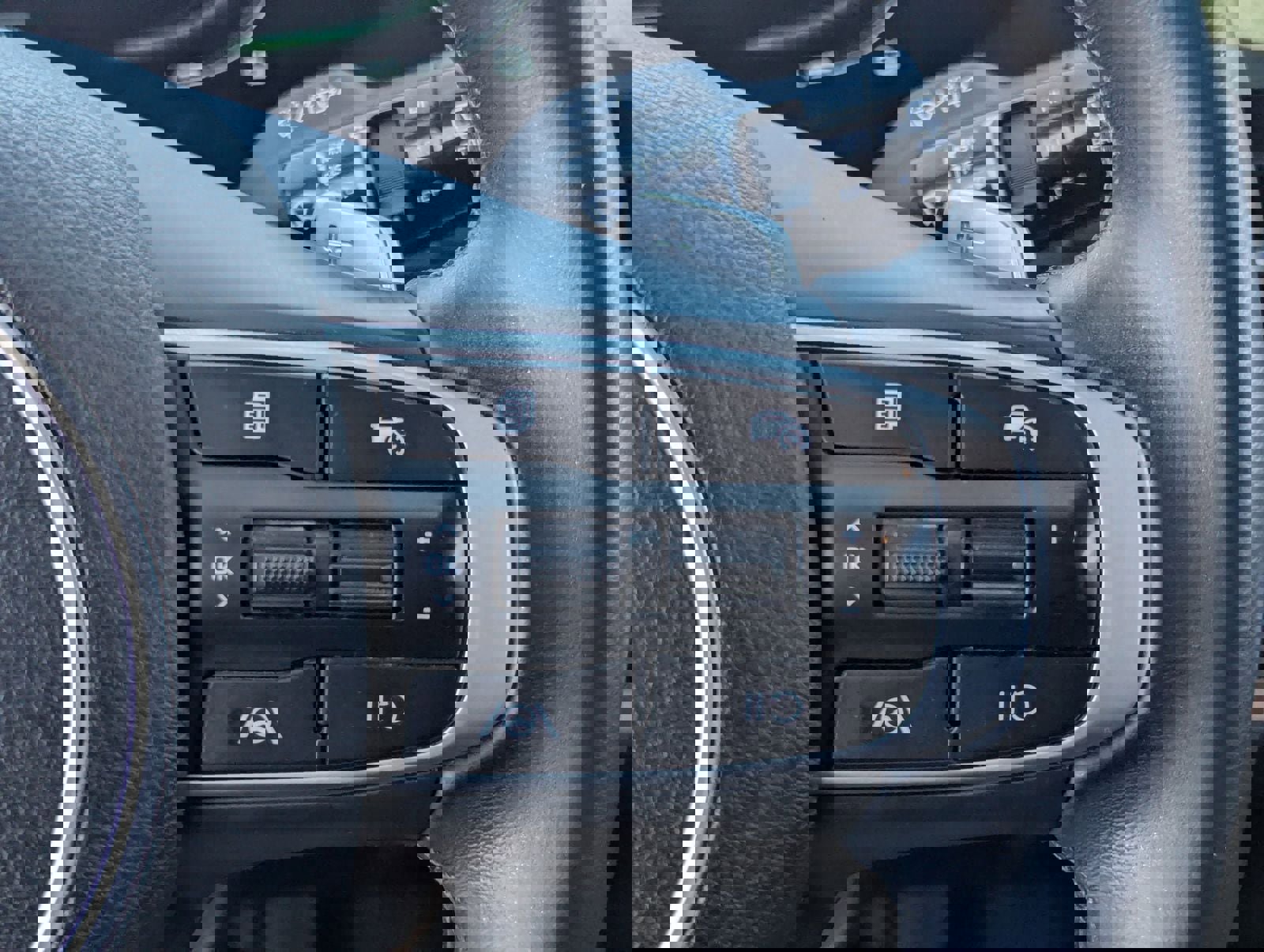 Used 2024 Kia Sportage EX image 27