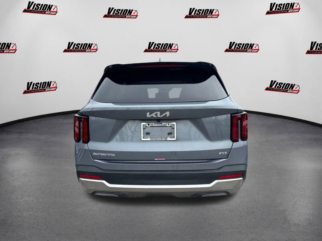 Certified 2025 Kia Sorento S w/ Panoramic Sunroof Package image 6