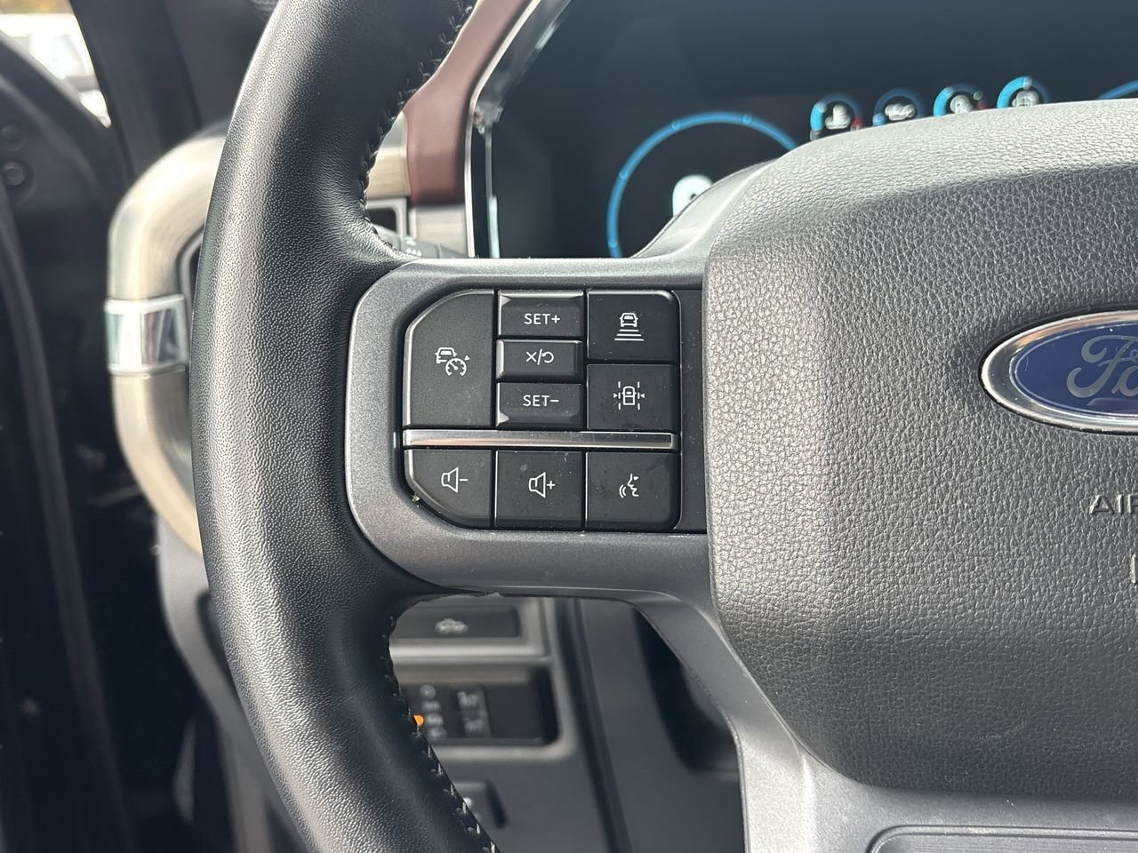 Used 2023 Ford F150 Lariat w/ Equipment Group 502A High image 29