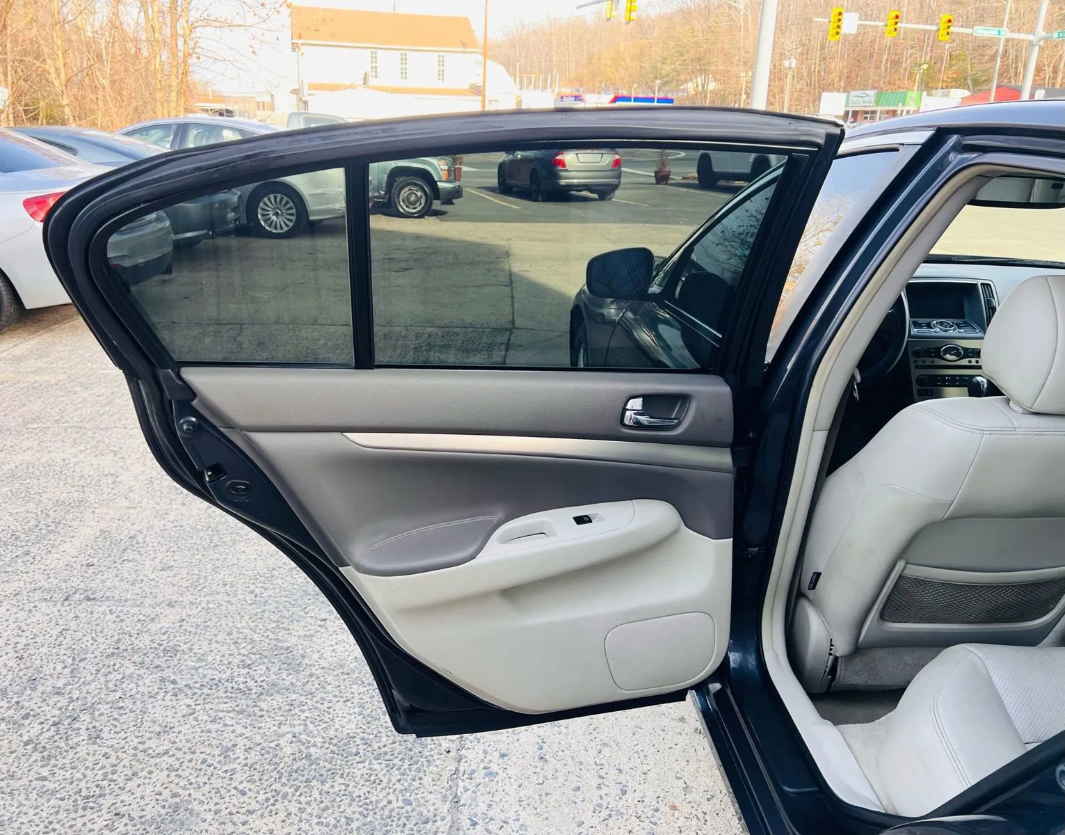 Used 2010 INFINITI G37 Journey w/ Premium Pkg image 22