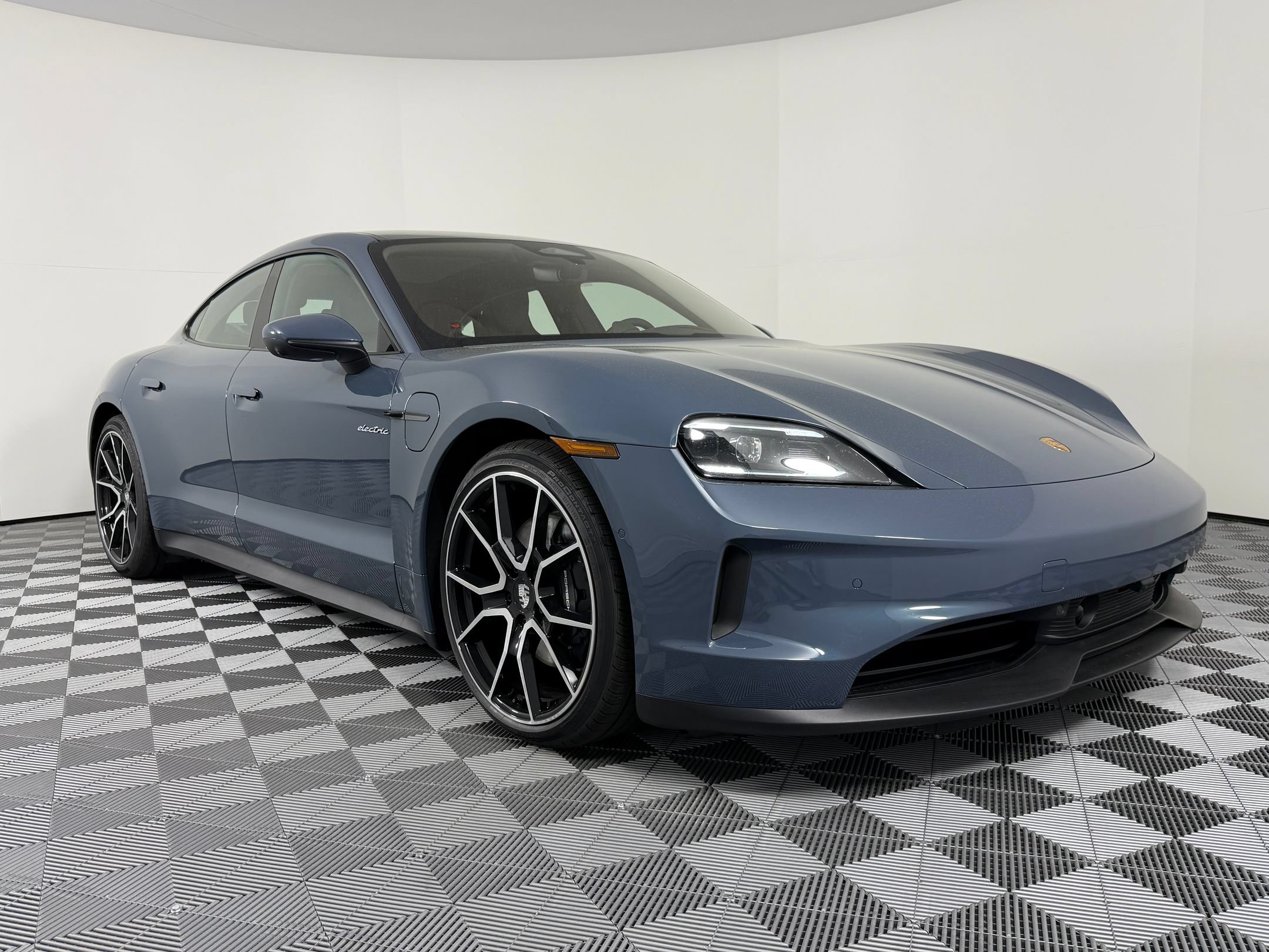 Certified 2026 Porsche Taycan AWD/4WD image 7