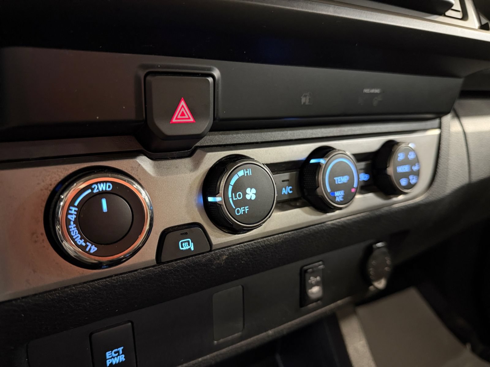 Used 2019 Toyota Tacoma SR w/ SR Convenience Package AWD/4WD image 32