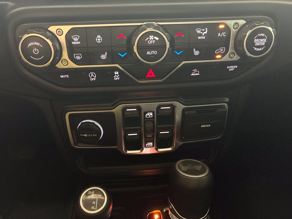 Used 2021 Jeep Wrangler Unlimited Sahara w/ Cold Weather Group AWD/4WD image 18