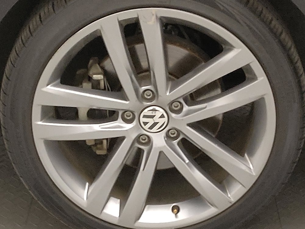 Used 2018 Volkswagen Passat 2.0T R-Line FWD image 31