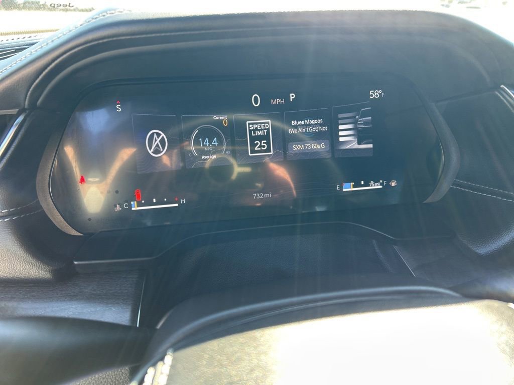 Used 2025 Jeep Grand Cherokee L Overland w/ Luxury Tech Group IV image 14