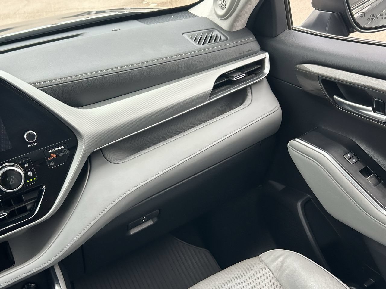 Used 2023 Toyota Highlander Platinum FWD image 23