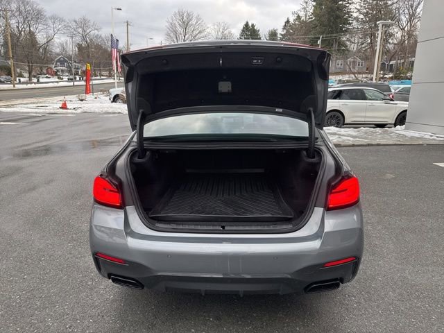 Used 2023 BMW M550i xDrive image 9