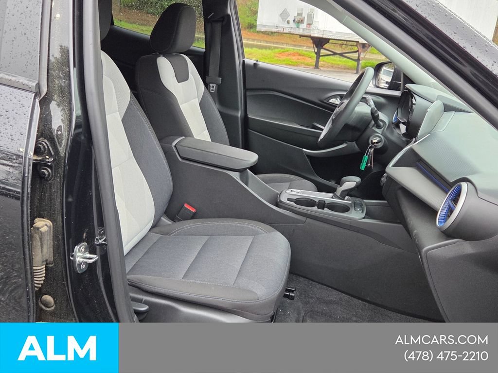 Used 2024 Chevrolet Trax LS FWD image 17