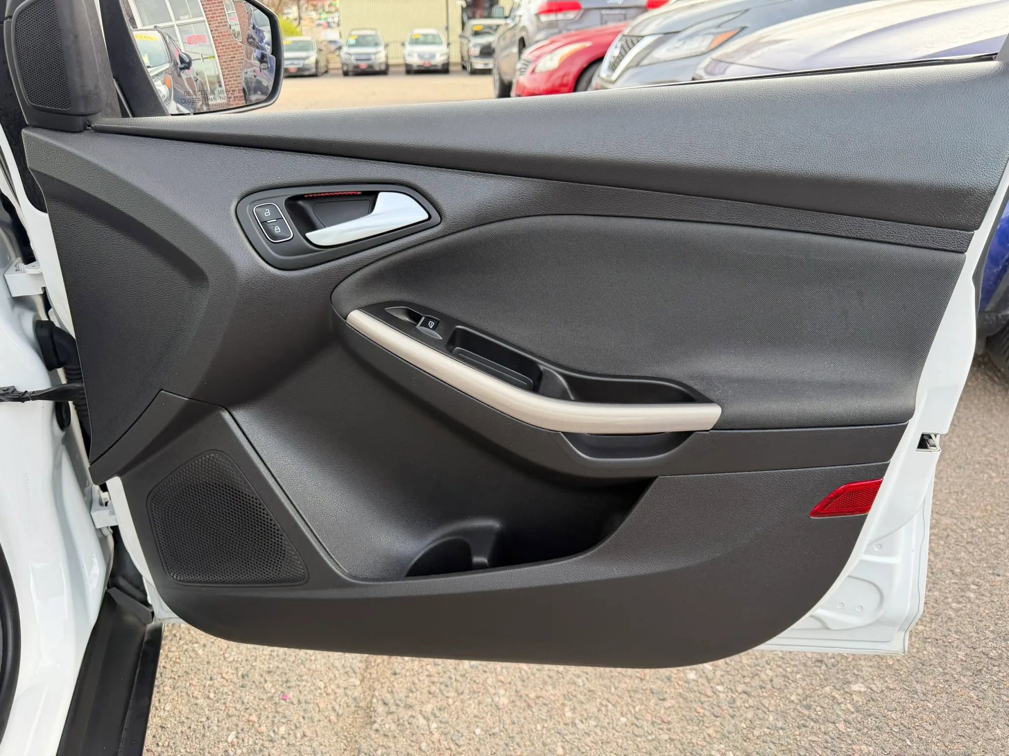 Used 2015 Ford Focus Titanium w/ Titanium Cold Weather Package image 18