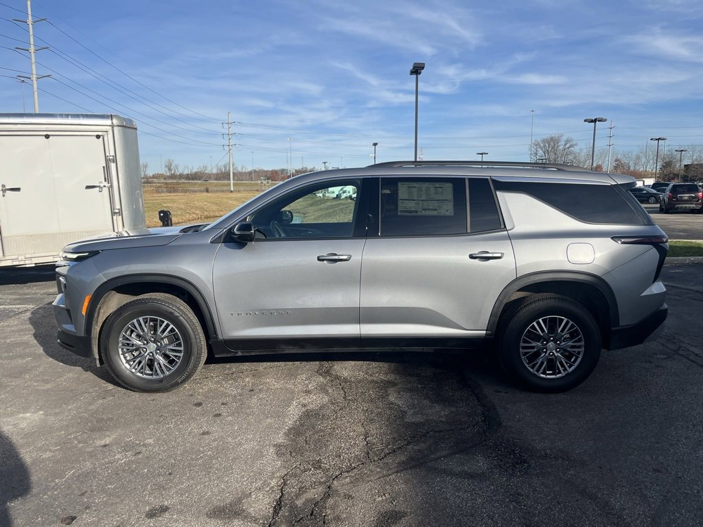 New 2025 Chevrolet Traverse LT w/ LPO, Floor Liner Package image 4