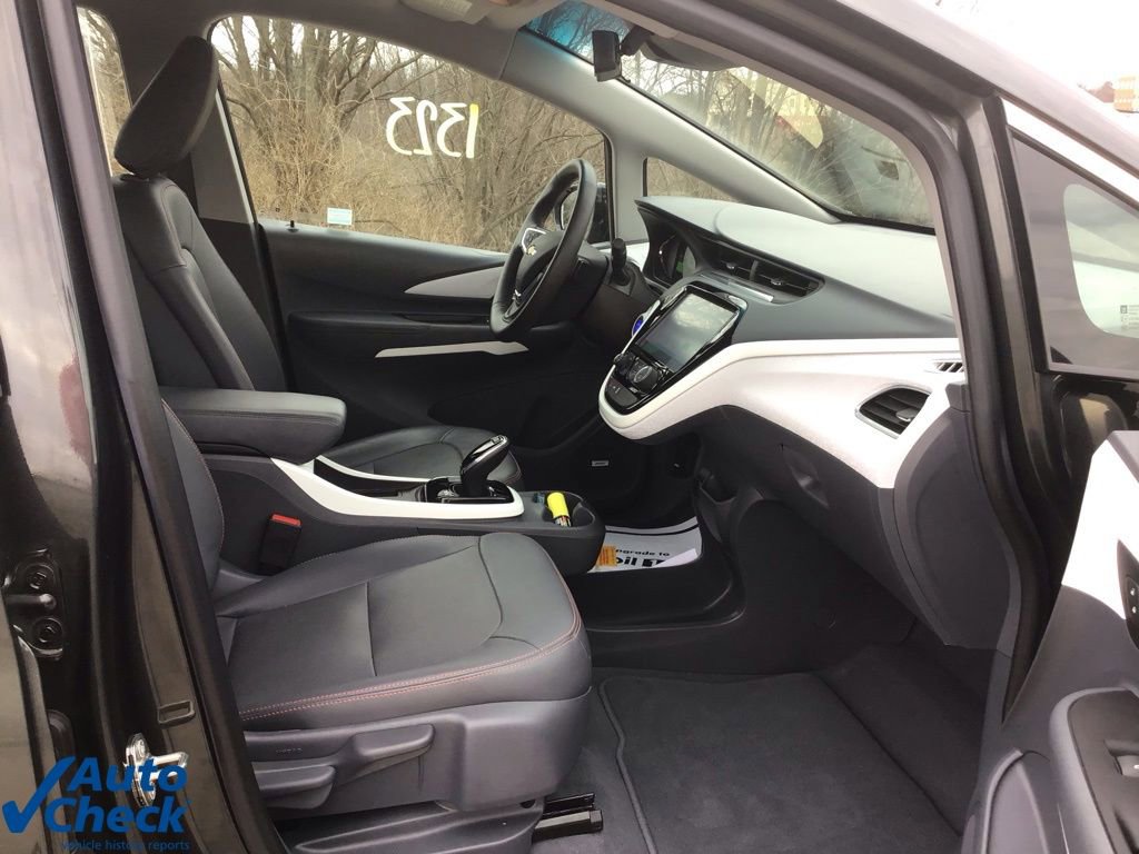 Used 2019 Chevrolet Bolt Premier w/ Infotainment Package image 22