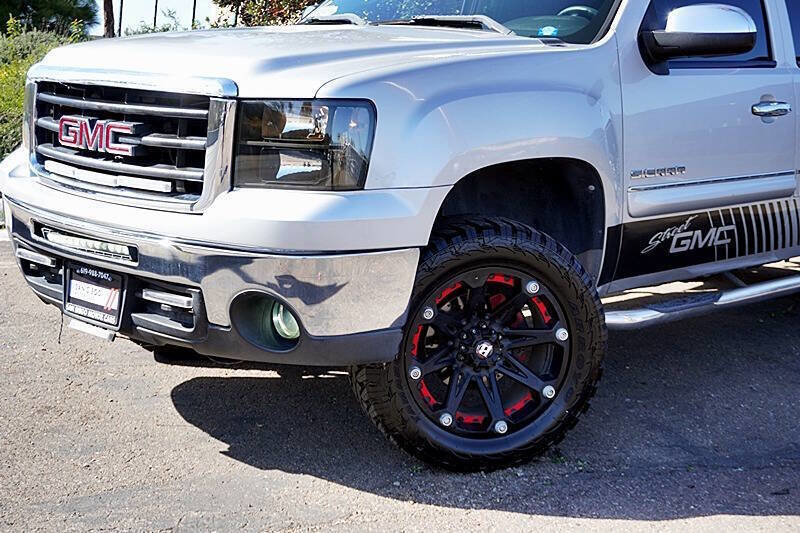 Used 2010 GMC Sierra 1500 SLE w/ Regional Value Package image 4