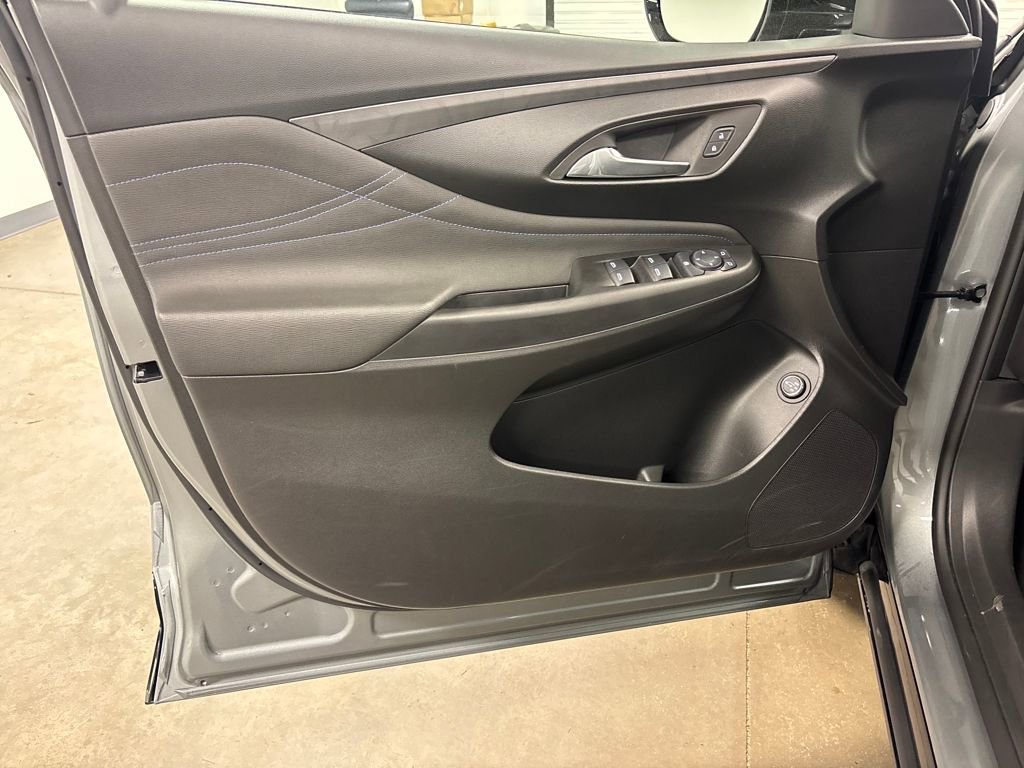 Used 2025 Buick Envista Sport Touring w/ Convenience I Package image 21