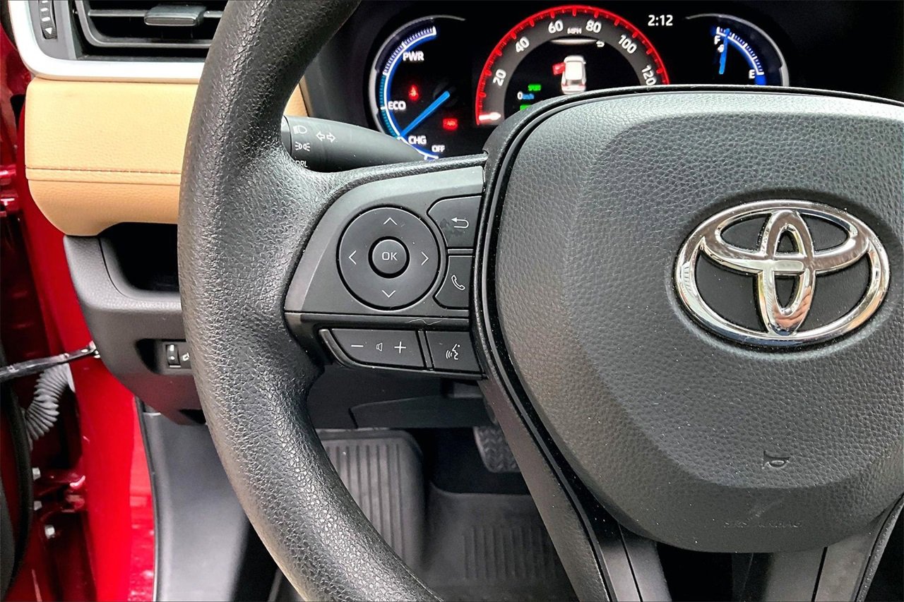 Used 2023 Toyota RAV4 LE image 10