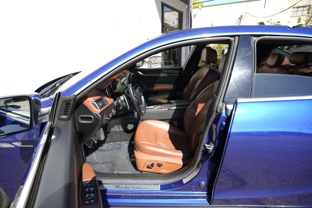 Used 2015 Maserati Ghibli S Q4 AWD/4WD image 19