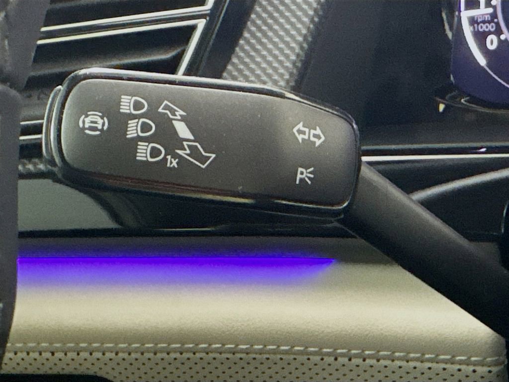 Used 2025 Volkswagen Atlas Cross Sport SEL Premium R-Line image 12